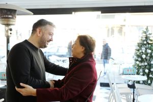 Π. Τσακίρης: Πρωτοχρονιάτικες ευχές με τους καταστηματάρχες του Ωραιοκάστρου αντάλλαξε ο δήμαρχος