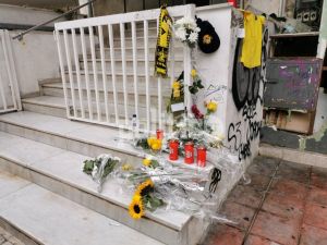 Θεσσαλονίκη: Σπαρακτικές δηλώσεις από τη γιαγιά του 18χρονου τραυματία – Δε γνωρίζει για τον θάνατο του Άλκη (vid)