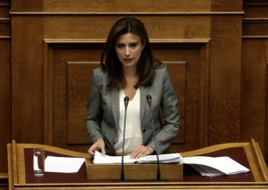 Διαφωνεί με την τροπολογία για την Τουρκική Ενωση Ξάνθης η Κασιμάτη