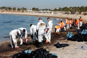 Πλοιοκτήτρια εταιρεία «ΑΓΙΑ ΖΩΝΗ ΙΙ»:Να εξεταστεί και η διαρροή πετρελαίου από το Blue Star Patmos