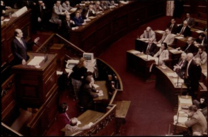 Οπλο της αντιπολίτευσης χωρίς αντίκρισμα