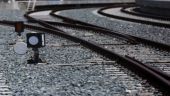 Θεσσαλονίκη: Συγκρούστηκε τρένο με ΙΧ – Μια γυναίκα τραυματίστηκε