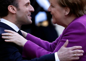 Μακρόν καλεί Μέρκελ να σταθεί «στο ύψος» των μεταρρυθμίσεων για ΕΕ