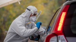 Τσεχία-κορονοϊός: Νέα μέτρα: Απαγόρευση κυκλοφορίας, περιορισμούς λειτουργίας σε καταστήματα λιανικής