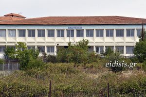 Μια φορά κι έναν καιρό ήταν ένα ΕΠΑΛ που αφέθηκε στην κακή τύχη του. Το ιστορικό της προβληματικής κατασκευής
