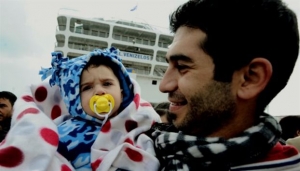 Σχεδόν 2.000 πρόσφυγες την Τετάρτη στο λιμάνι του Πειραιά