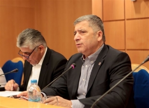 ΚΕΔΕ: Να απαλλαγούν από τα τέλη τα άτομα με 67% αναπηρία