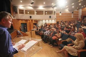 Λαμπρή τελετή εγκαινίων στο 17ο Διεθνές Φεστιβάλ Κουκλοθεάτρου και Παντομίμας