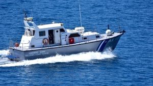 Σε πλήρη εξέλιξη οι έρευνες για την αγνοούμενη κολυμβήτρια στην Αγία Τριάδα