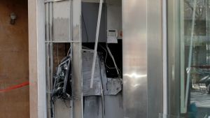 Θεσσαλονίκη: Ανατίναξαν ΑΤΜ, έκλεψαν κασετίνες με χρήματα και έγιναν καπνός!