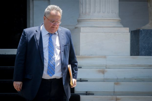 Διεθνή θέματα στη συνάντηση Κοτζιά-Λαβρόφ στη Μόσχα