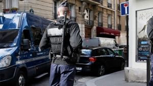 Ανθρωποκυνηγητό έχουν εξαπολύσει οι γαλλικές αρχές – Αναζητούν τον κρατούμενο που δραπέτευσε χθες έπειτα από επίθεση στην κλούβα που τον μετέφερε