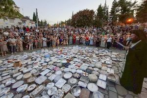 Ο Άγιος Φανούριος τιμήθηκε με κατάνυξη και εκατοντάδες φανουρόπιτες σε Κιλκίς και Αξιούπολη