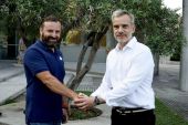 Θεσσαλονίκη: Κόντεψε να «τρελαθεί» ο χρυσοχόος που έριξε στα σκουπίδια σακούλα με χρυσαφικά – Τι είπε ο άνθρωπος που την βρήκε