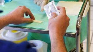 Self test από τα σούπερ μάρκετ θα αγοράζουν από σήμερα οι Γάλλοι