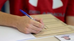 Μειωμένη η ύλη για τις πανελλαδικές εξετάσεις 2021