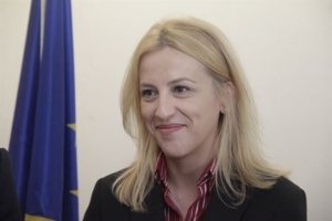 Ρένα Δούρου: «Αφήνουν πίσω τους συντρίμμια»