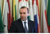 Βέμπερ: Καταπολέμηση διακινητών στη Μεσόγειο εν ανάγκη και με όπλα