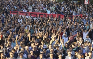 Συγκέντρωση συμπαράστασης στο Σύνταγμα για την επίθεση στην Τουρκία