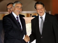 Ξεκίνησαν οι κρίσιμες συνομιλίες Αναστασιάδη-Ακιντζί για το Κυπριακό