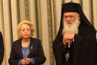 Στον αρχιεπίσκοπο Ιερώνυμο η υπηρεσιακή πρωθυπουργός Θάνου