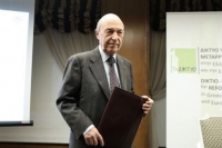 Σημίτης: Η χώρα χρειάζεται μία λύση με προσφυγή στις εκλογές