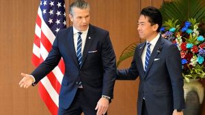 Τηλεφωνική επικοινωνία των υπουργών Άμυνας ΗΠΑ και Ιαπωνίας: Διαδικασία που αναδεικνύει τις προκλήσεις από την Κίνα