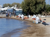 Κουρουμπλής: Ζητά προτάσεις για την απορρύπανση του Σαρωνικού