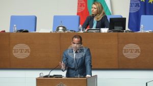 ΒΤΑ: Υπουργός Εσωτερικών: Εξετάζονται Διαφορετικές Επιλογές για τη Βελτίωση της Κυκλοφορίας στη Γέφυρα του Δούναβη 2