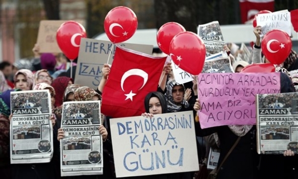 Νέες συλλήψεις αστυνομικών στην Τουρκία για τις υποκλοπές