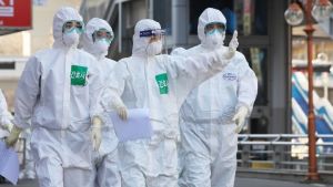 Κορονοϊός: Επιβεβαιώθηκε επισήμως η πρώτη περίπτωση επαναμόλυνσης – Σε 33χρονο από το Χονγκ Κονγκ
