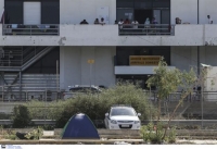Χειροπέδες σε τρεις για τη δολοφονία νεαρού πρόσφυγα στο Ελληνικό