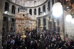 Η μάχη του Σταυρού στον Πανάγιο Τάφο