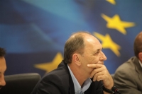 Σταθάκης: Σύντομα θα αρθούν οι τραπεζικοί περιορισμοί