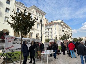 Διαμαρτυρία υγειονομικών έξω από την 3η &amp; 4η ΥΠΕ (pics &amp; vid)
