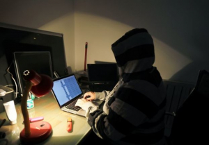 Μυτιλήνη: Συνεχίζονται οι έρευνες για τη μυστηριώδη βουτιά στο κενό 17χρονου