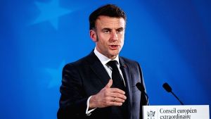 Η Γαλλία θα προσφέρει στρατιωτική βοήθεια 2 δισ. ευρώ στην Ουκρανία