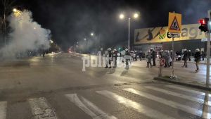 Θεσσαλονίκη: Ένταση και χημικά στο ΑΠΘ (ΒΙΝΤΕΟ)