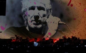 O Ρότζερ Γουότερς σε συναυλία του επέκρινε τον μεξικανό πρόεδρο και έβρισε τον Τραμπ