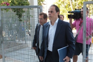 Μήνυση σε εφημερίδα για συκοφαντική δυσφήμιση από τον Σταύρο Παπασταύρου