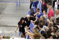 Θεσσαλονίκη: Ουρές και ένταση στη διανομή τροφίμων σε άπορους