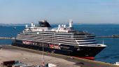 Το πολυτελές κρουαζιερόπλοιο «Explora I» καταφθάνει στο λιμάνι της Θεσσαλονίκης