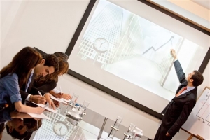 Τα επαγγέλματα που δεν άνοιξαν, οι ιδιωτικοποιήσεις που δεν έγιναν