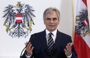 Καγκελάριος Αυστρίας: Θέλουμε την Ελλάδα στην ευρωζώνη