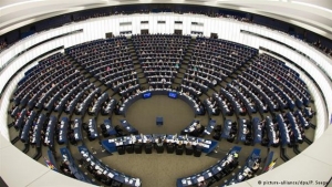 DW: Δεν ανησυχούν για τις εξελίξεις στην Αθήνα οι Βρυξέλλες