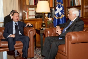 Παυλόπουλος: Το προσφυγικό δεν αντιμετωπίζεται με κλειστά σύνορα