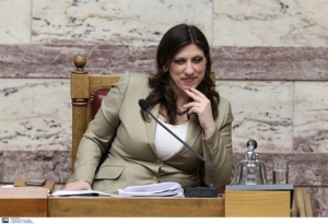 Η Ζωή, το χρέος και η... επαχθής στοχοποίηση του Γιάννη Στουρνάρα