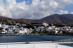 Σοβαρό τροχαίο στην Τήνο με απορριμματοφόρο