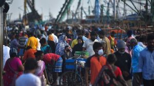 Κλείνουν τα σχολεία σε περιοχές της Ινδίας λόγω καύσωνα