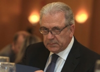 Αβραμόπουλος: Η ΕΕ δεν απειλεί καμία χώρα με έξοδο από τη Σένγκεν